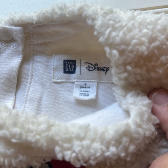 Gap Disney pullover size 3 toddler - Picture 3 of 4